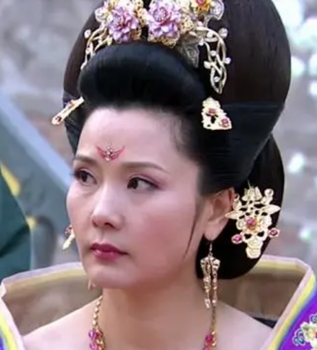 武惠妃和杨贵妃都是美女，两人谁更美？