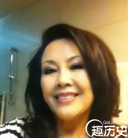 潘长江漂亮妻私房照曝光 美艳不输郭德纲妻